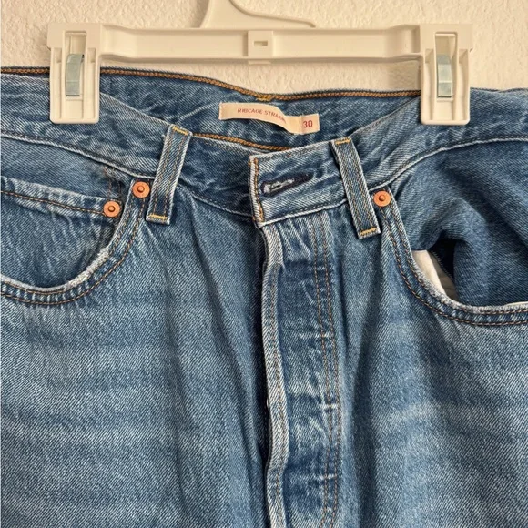 Levi’s Premium Ribcage Straight 30x27 - RUNS SMALL - Picture 2 of 7